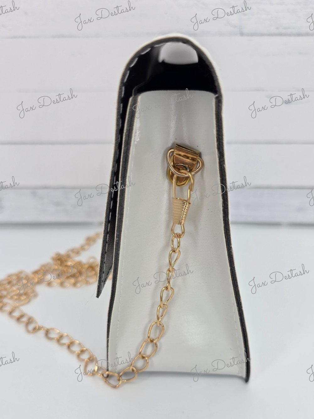 Women's White Crossbody Bag with Gold Hardware PR395 - Picture 4 of 5